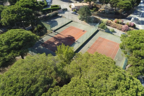 Cours de tennis