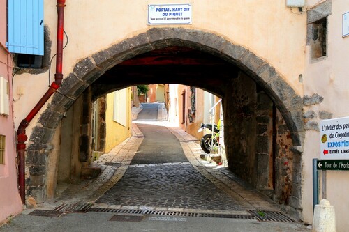 porche Rue des Moulins