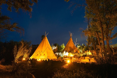 Tipis vue nocturne