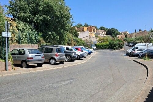Parking traverse Buissonnière_Cogolin