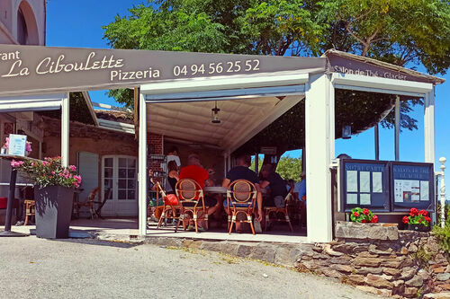 Terrasse - La Ciboulette - restaurant avec vue panoramique à Gassin - https://gassin.eu