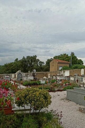 Vue générale du cimetière de Gassin - https://gassin.eu