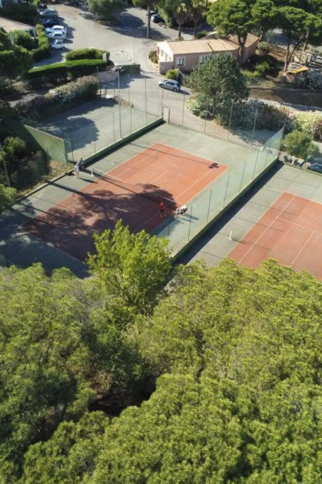 Cours de tennis