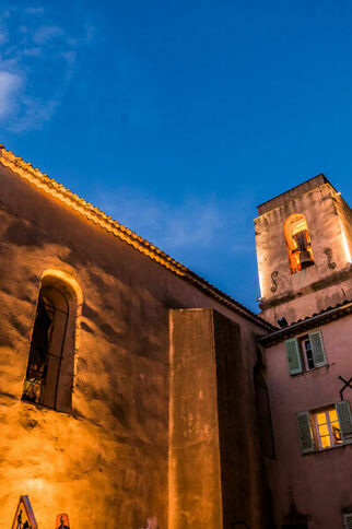 Eglise de Gassin la nuit - https://gassin.eu