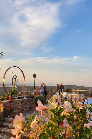 Terrasse fleurie pour La nuit romantique des plus beaux villages de France 2026_Gassin