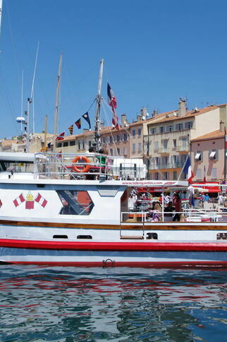 Point de départ sur le quai pour une balade en mer sur le Brigantin II