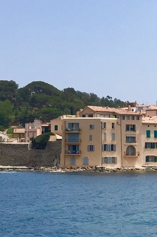 Vue de Saint-Tropez depuis la mer