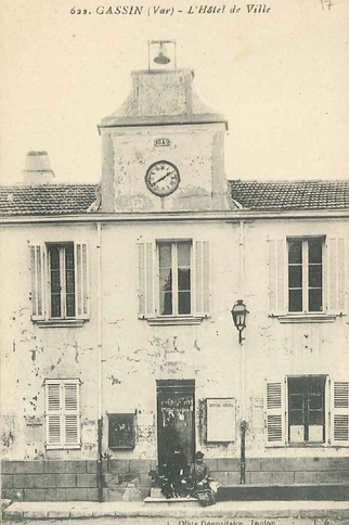 La façade de la mairie de Gassin autrefois