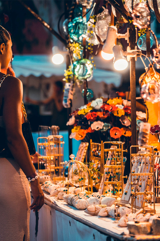 Marché nocturne Port Grimaud