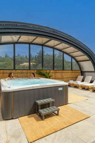 Pack WEEK-END EVJF avec Jacuzzi en 4*