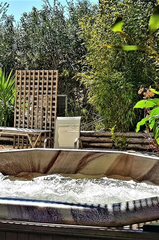 Plongez dans le jacuzzi ❤️