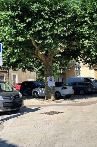 Parking Place de la Mairie_La Garde-Freinet