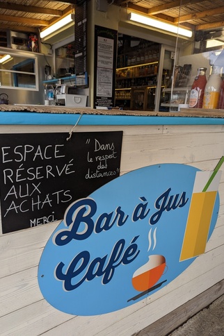 Bar à jus et café