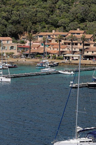 Vue sur le village de Port-Cros