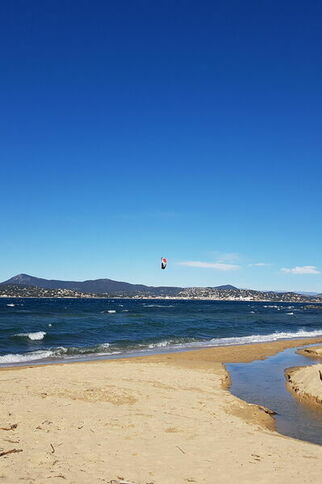 Plage de la Bouillabaisse à Gassin - https://gassin.eu