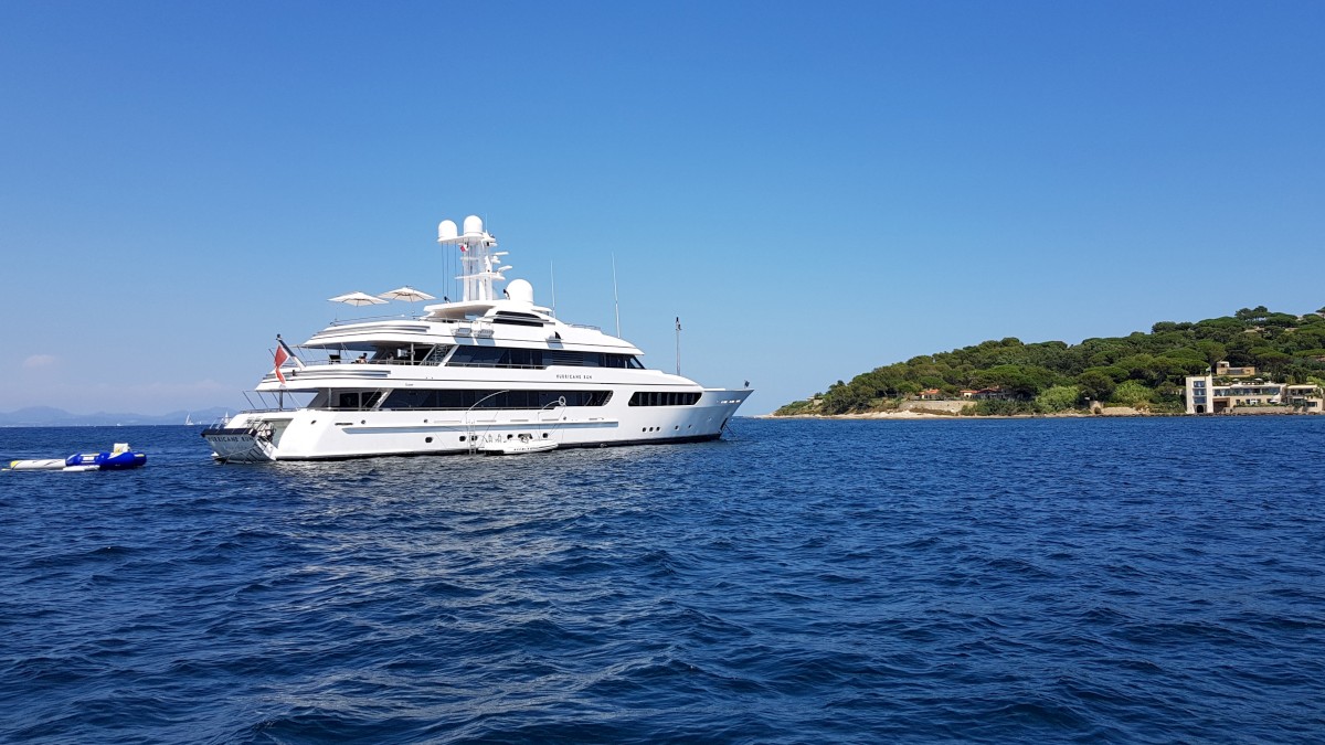 Le magnifique yacht de luxe Hurricane Run, occupé en ce moment par l'acteur Sylvester Stallone