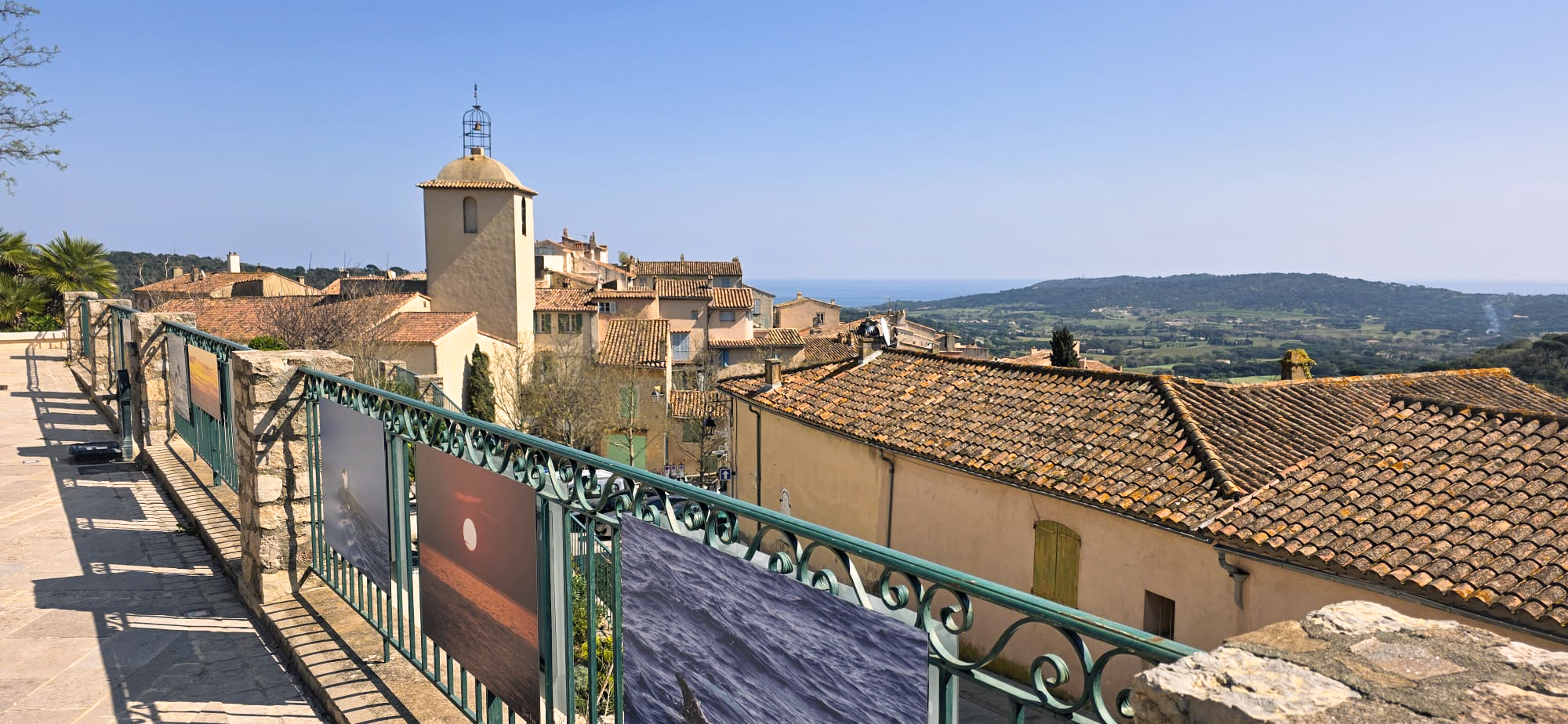 ramatuelle village mars 26 ©s.castor.jpg